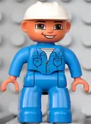 Minifigurka: 47394PB105:  Duplo Figure Lego Ville, Male, Blue Legs, Blue Top with Pockets, White Construction Helmet, Brown Eyes and Open Mouth Smile