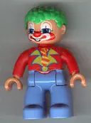 Minifigurka: 47394PB108:  Duplo Figure Lego Ville, Male Clown, Medium Blue Legs, Red Top, Green Hair