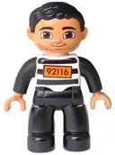 Minifigurka: 47394PB168:  Duplo Figure Lego Ville, Male, Black Legs, Black and White Striped Top with Number 92116, Black Hair (Prisoner)