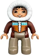 Minifigurka: 47394PB200:  Duplo Figure Lego Ville, Male, Dark Tan Legs, Reddish Brown Hooded Parka, Brown Eyes