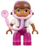 Minifigurka: 47394PB201:  Duplo Figure Lego Ville, Female, Dottie McStuffins, Attached Bright Pink Stethoscope (6108686)