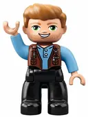 Minifigurka: 47394PB251:  Duplo Figure Lego Ville, Male, Black Legs, Medium Blue Shirt over Reddish Brown Vest, Dark Tan Hair (Jurassic World Owen Grady)