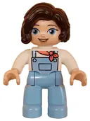 Minifigurka: 47394PB340:  Duplo Figure Lego Ville, Female, Bright Light Blue Legs with Overalls, White Top, Dark Brown Hair (6427981)