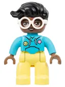 Minifigurka: 47394PB352:  Duplo Figure Lego Ville, Female, Bright Light Yellow Legs, Medium Azure Hoodie Shirt, White Glasses, Black Hair (6446173)