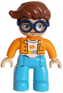 Minifigurka: 47394PB368:  Duplo Figure Lego Ville, Male, Medium Azure Legs, Orange Plaid Jacket over White Shirt with Silver Buttons, Yellow Collar and Pocket, Bricks Pattern, Reddish Brown Hair, Attached Dark Blue Glasses (64