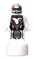 Minifigurka: 90398PB040:  Ant-Man (Scott Lang) Statuette / Trophy - White Jumpsuit