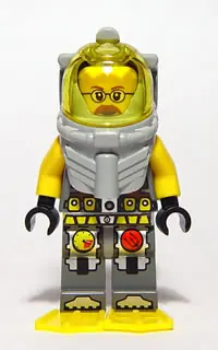 ATL014:  Atlantis Diver 6 - Jeff Fisher - With Yellow Flippers and Trans-Yellow Visor