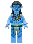 Minifigurka: AVT004:  Neytiri - Lime and Magenta Feather Necklace, Closed Mouth Smile
