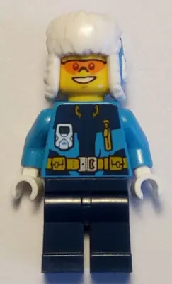 CTY0928:  Arctic Explorer - Ushanka Hat, Orange Sunglasses