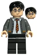 Minifigurka: HP396:  Harry Potter - Dark Bluish Gray Gryffindor Cardigan Sweater Open over Shirt without Wrinkles, Black Legs