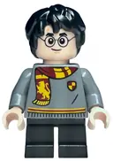 Minifigurka: HP519:  Harry Potter - Gryffindor Sweater and Scarf, Black Short Legs