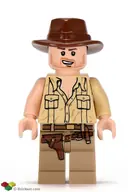 Minifigurka: IAJ033:  Indiana Jones - Tan Open Collar Shirt, Reddish Brown Fedora, Open Mouth Lopsided Grin