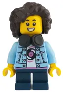 Minifigurka: IDEA204:  Child - Girl, Bright Light Blue Denim Jacket over Shirt with Record, Dark Blue Short Legs, Dark Brown Short Hair with Curls and Corn Rows, Black Headphones