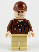 Minifigurka: JW065:  Park Worker - Male, Reddish Brown Shirt and Cap, Tan Legs