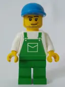 Minifigurka: OVR037A:  Overalls Green with Pocket, Green Legs, Blue Cap with Short Curved Bill, Smirk and Stubble Beard