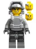 Minifigurka: PM026:  Power Miner - Engineer, Light Bluish Gray Outfit, Metallic Silver Armor and Helmet