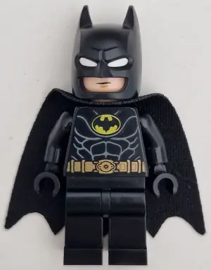 SH0899:  Batman - Black Suit, Gold Belt, Cowl with White Eyes, Neutral / Angry with Bared Teeth
