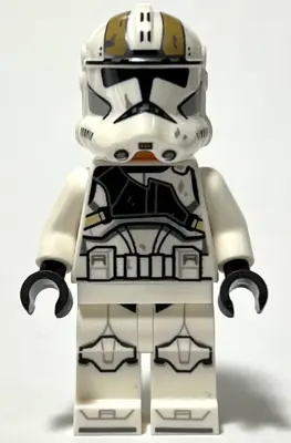 SW1236:  Clone Trooper Gunner (Phase 2) - Dirt Stains, Nougat Head, Helmet with Holes