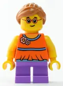 Minifigurka: TWN337:  Child - Girl, Orange Top, Medium Lavender Short Legs, Medium Nougat Ponytail Hair, Glasses, Freckles