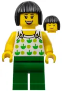 Minifigurka: TWN350:  Ludo Green - Female, White Halter Top with Green Apples and Lime Spots, Green Legs, Black Bob Cut Hair, Freckles