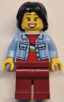 Minifigurka: TWN500:  Woman - Bright Light Blue Denim Jacket, Dark Red Legs, Black Mid-Length Tousled Hair
