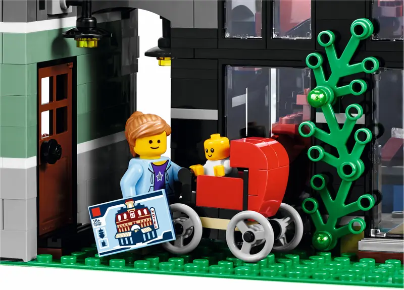 LEGO 10255 Plac Zgromadzeń zdjęcie 15