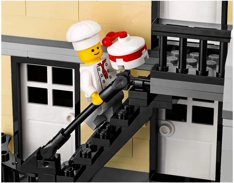 LEGO 10255 Plac Zgromadzeń zdjęcie 4
