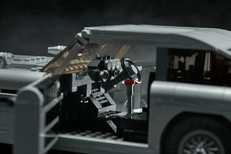 LEGO 10262 Aston Martin DB5 Jamesa Bonda zdjęcie 6