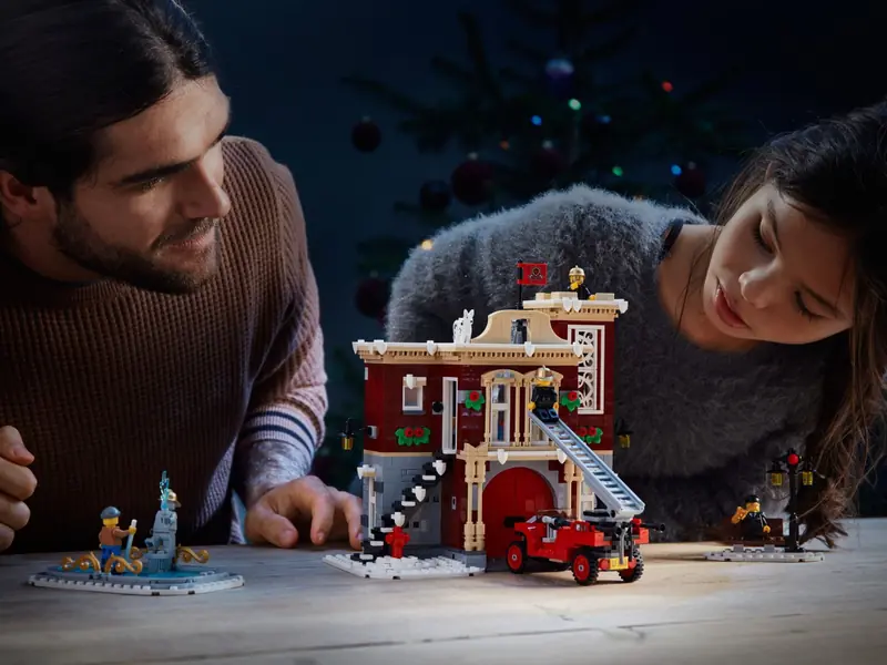 LEGO 10263 Remiza strażacka w zimowej wiosce zdjęcie 29