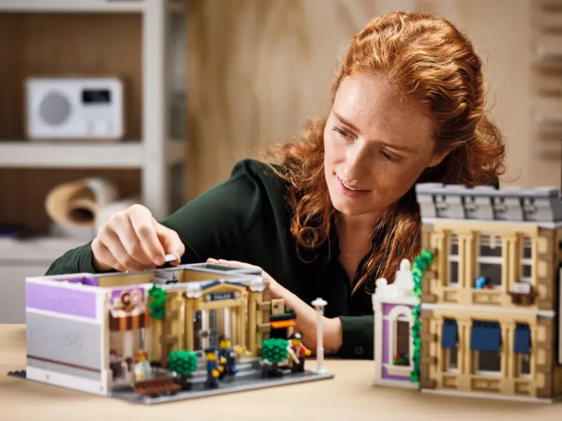 LEGO 10278 Posterunek policji zdjęcie 40