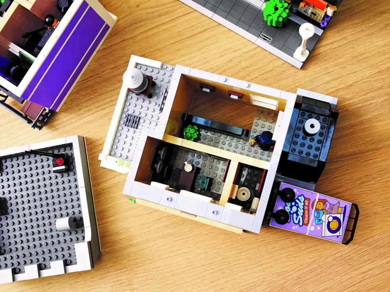 LEGO 10278 Posterunek policji zdjęcie 48