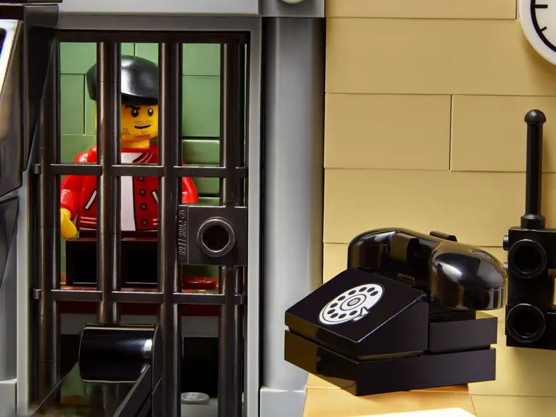 LEGO 10278 Posterunek policji zdjęcie 32