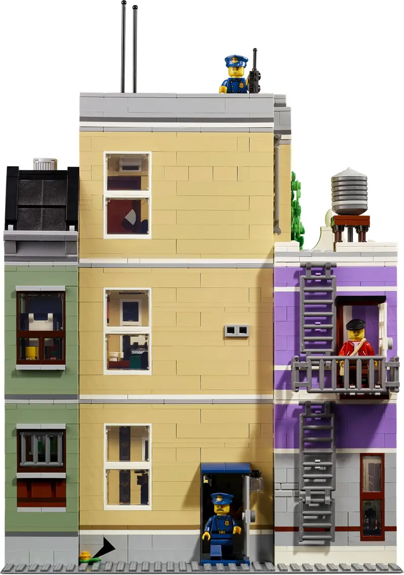 LEGO 10278 Posterunek policji zdjęcie 22