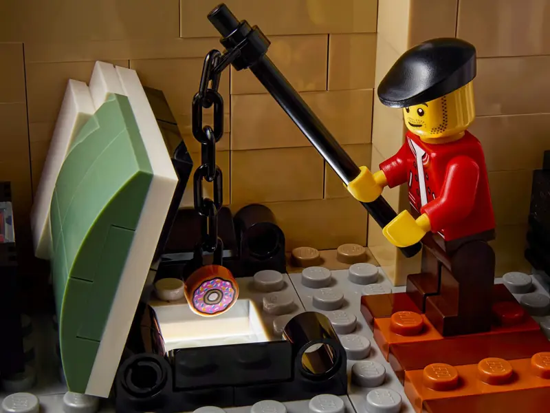 LEGO 10278 Posterunek policji zdjęcie 33