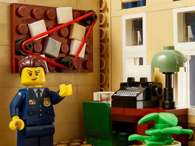 LEGO 10278 Posterunek policji zdjęcie 34