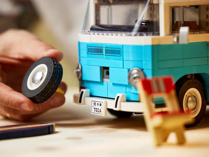 LEGO 10279 Mikrobus kempingowy Volkswagen T2 zdjęcie 14