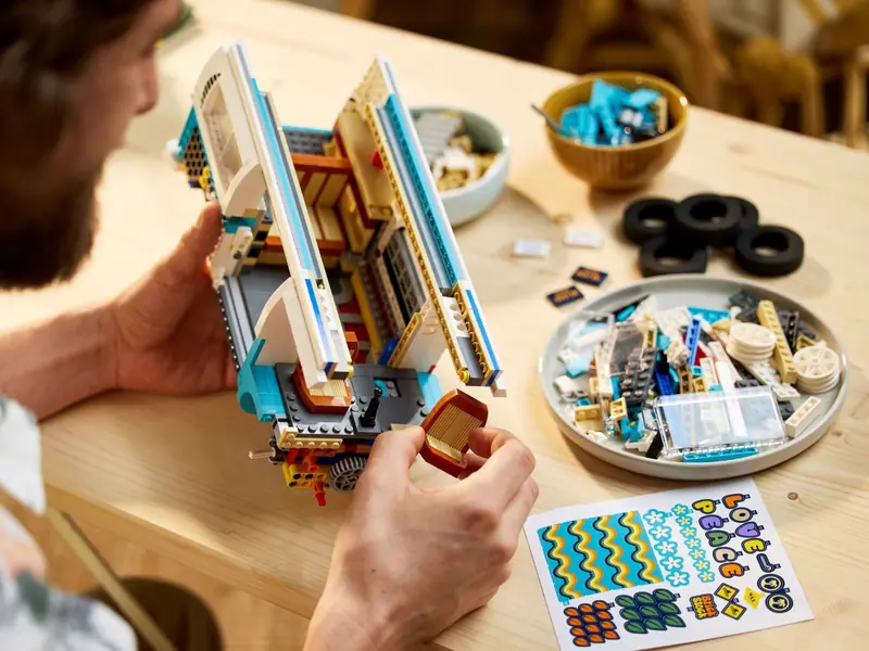 LEGO 10279 Mikrobus kempingowy Volkswagen T2 zdjęcie 18
