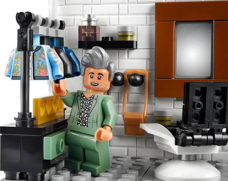 LEGO 10291 Queer Eye – Mieszkanie Fab Five zdjęcie 20