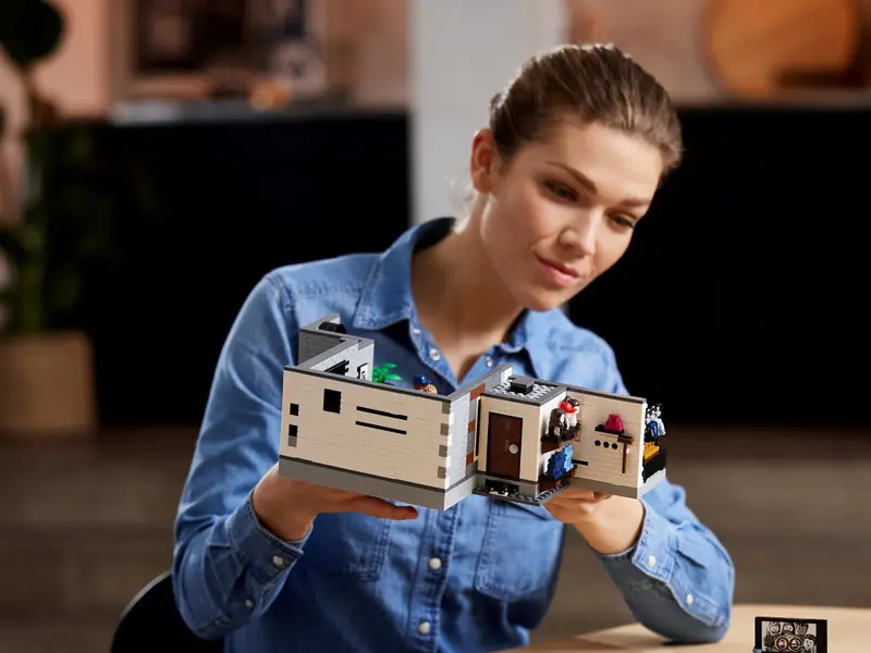 LEGO 10291 Queer Eye – Mieszkanie Fab Five zdjęcie 27