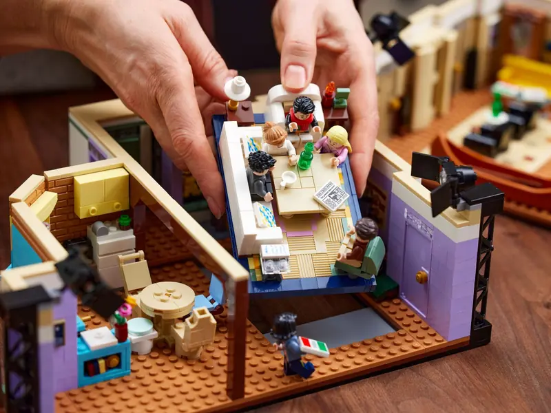 LEGO 10292 Mieszkania z serialu Przyjaciele zdjęcie 45