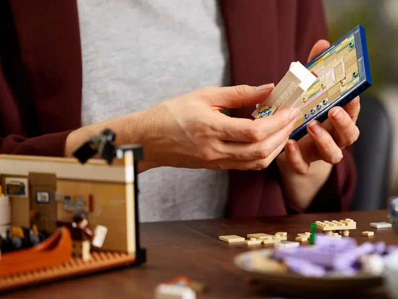 LEGO 10292 Mieszkania z serialu Przyjaciele zdjęcie 54