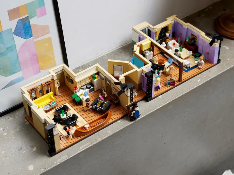 LEGO 10292 Mieszkania z serialu Przyjaciele zdjęcie 24