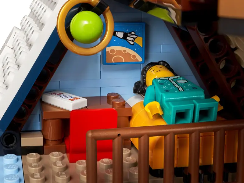 LEGO 10293 Wizyta Świętego Mikołaja zdjęcie 14