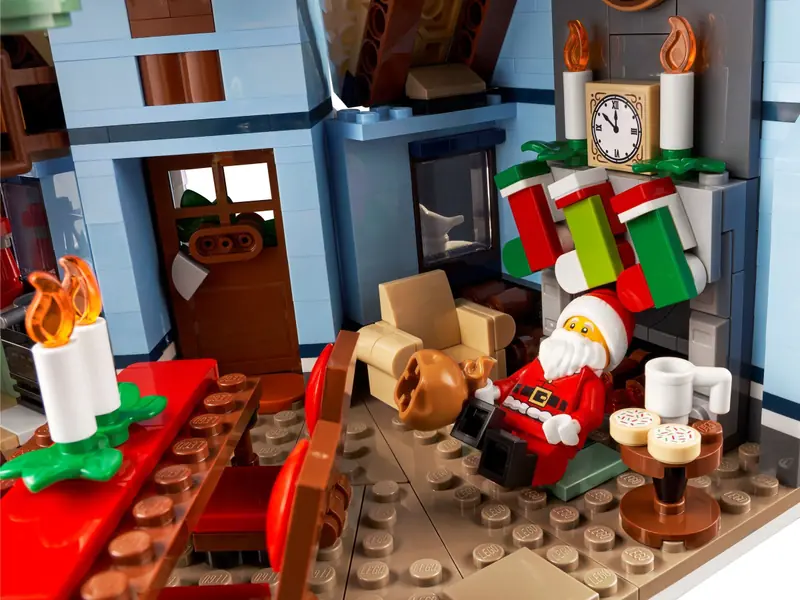 LEGO 10293 Wizyta Świętego Mikołaja zdjęcie 12