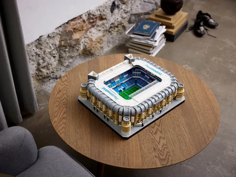LEGO 10299 Stadion Realu Madryt - Santiago Bernabéu zdjęcie 7