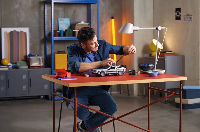 LEGO 10300 Wehikuł czasu z „Powrotu do przyszłości” zdjęcie 13