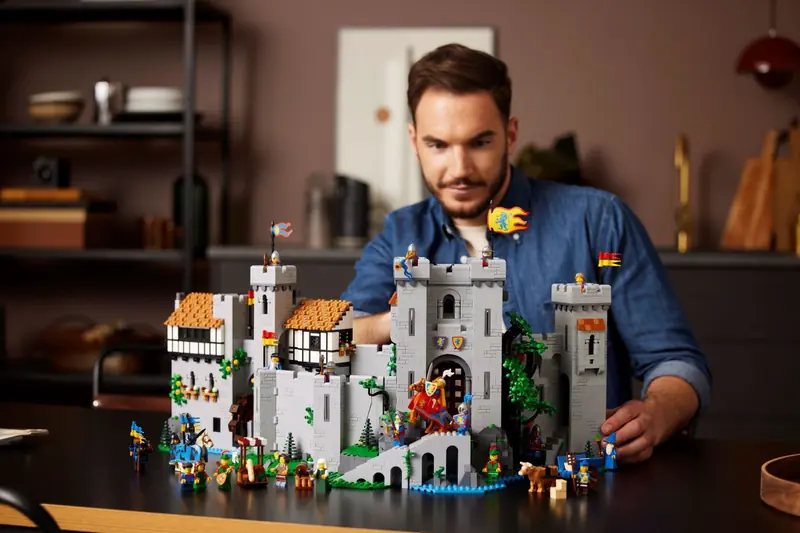 LEGO 10305 Zamek rycerzy herbu Lew zdjęcie 6