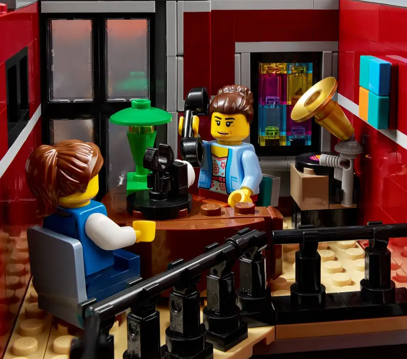 LEGO 10312 Klub jazzowy zdjęcie 12