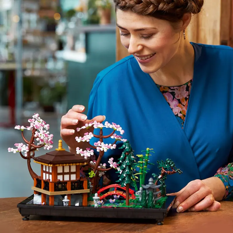 LEGO 10315 Zaciszny ogród zdjęcie 4