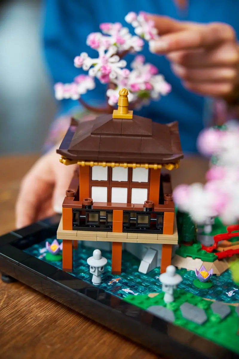 LEGO 10315 Zaciszny ogród zdjęcie 5